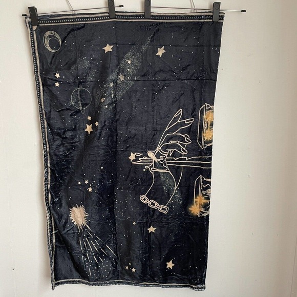 Constellation Zodiac Sign Soft Throw Blanket 48” x 38” Fleece Black Yellow - Picture 1 of 5